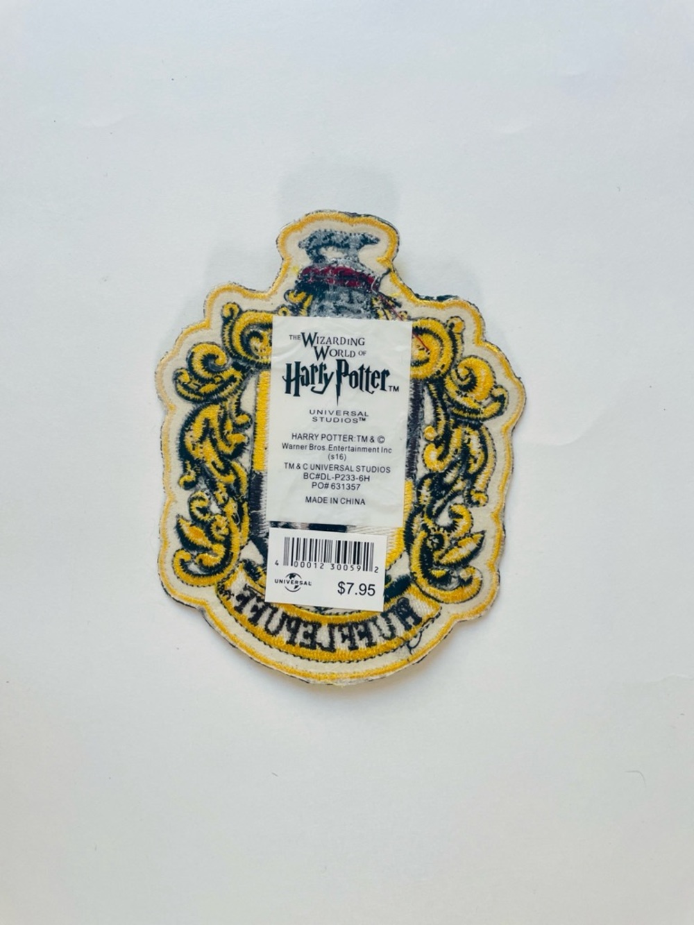 NWT The Wizarding World of Harry Potter Hufflepuff Iron On Patch - Picture 2 of 5